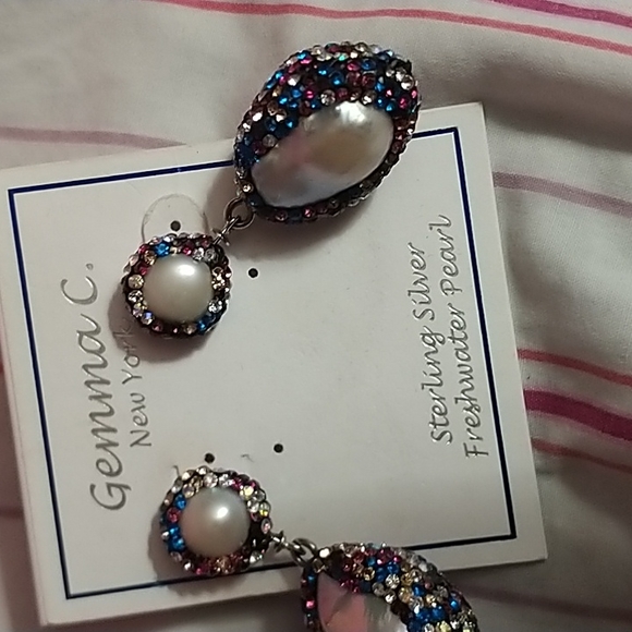 Baroque pearl earrings with color stones - Picture 4 of 4